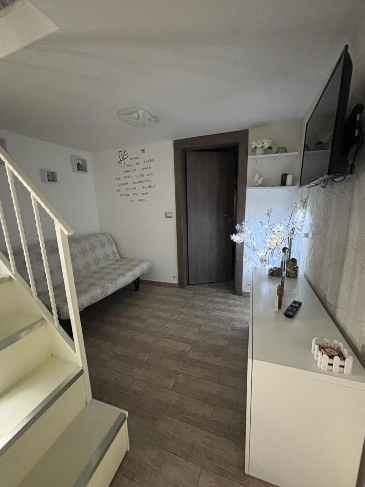 Appartement La Casa Di Zia Raf à Naples Extérieur photo